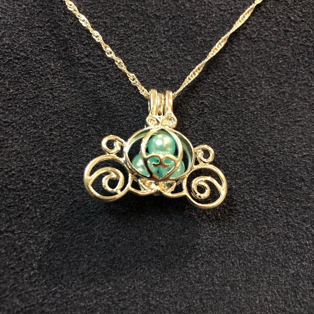 SALE! Cinderella carriage pearl cage necklace - Picture 4 of 8